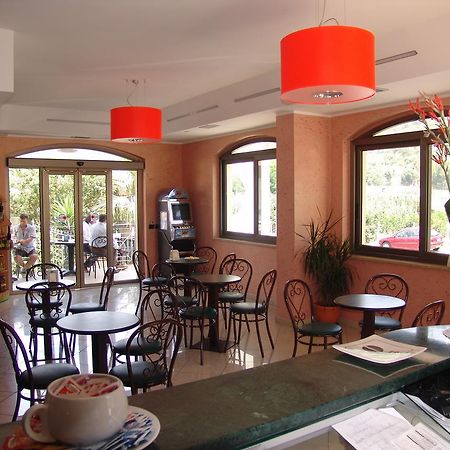 Hotel Mistef Falerna Bagian luar foto