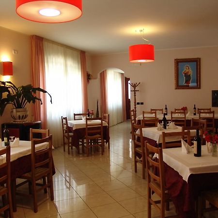 Hotel Mistef Falerna Bagian luar foto