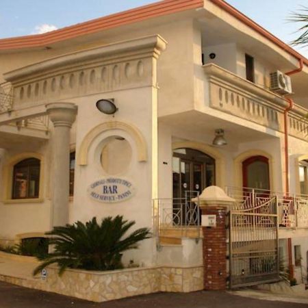 Hotel Mistef Falerna Bagian luar foto