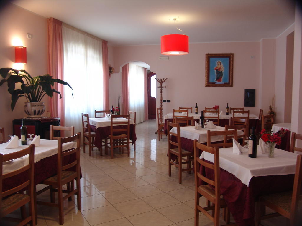 Hotel Mistef Falerna Bagian luar foto
