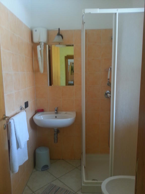 Hotel Mistef Falerna Ruang foto