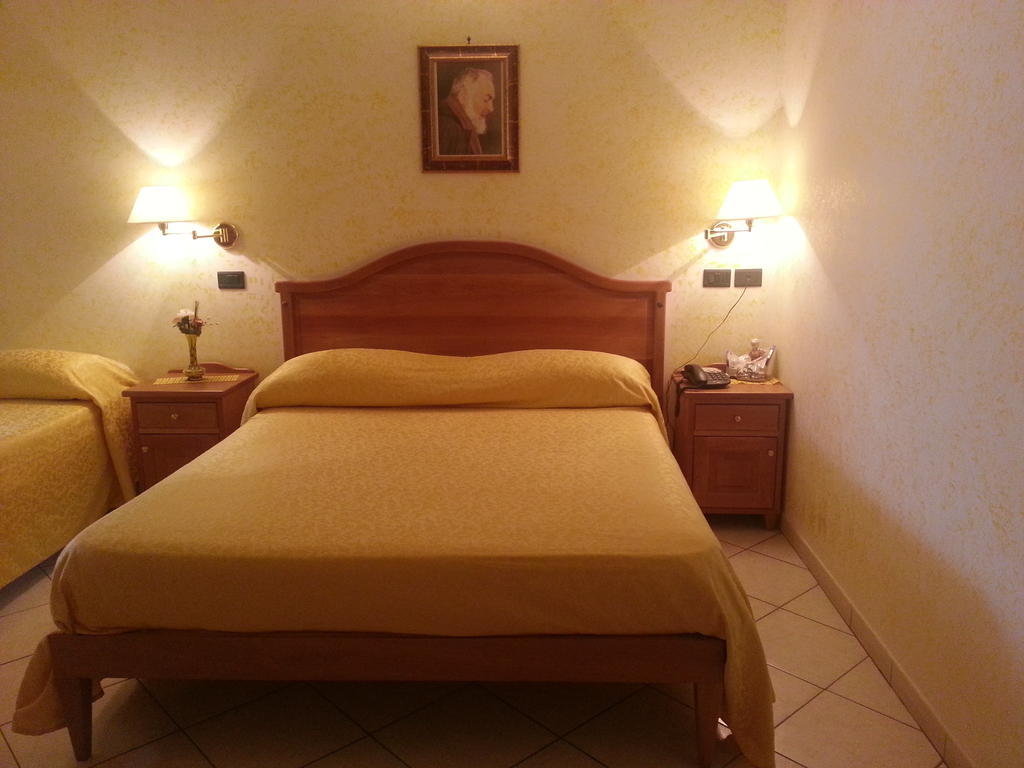 Hotel Mistef Falerna Ruang foto