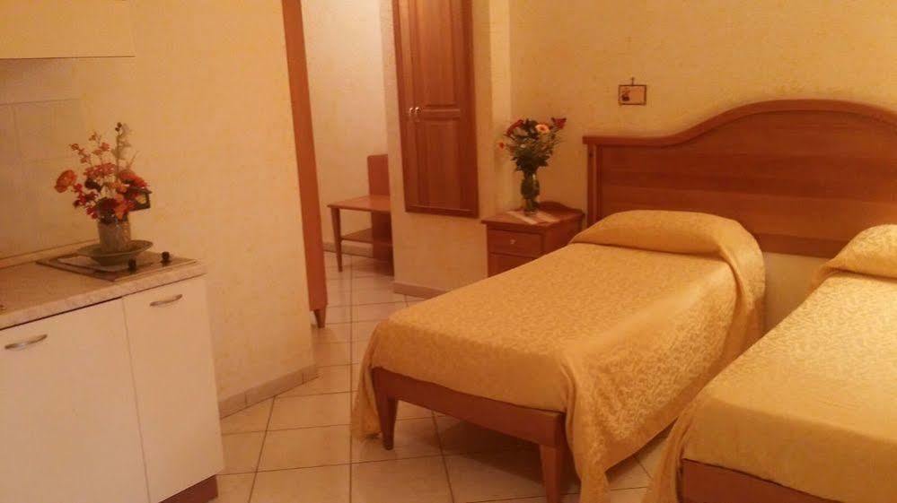 Hotel Mistef Falerna Bagian luar foto