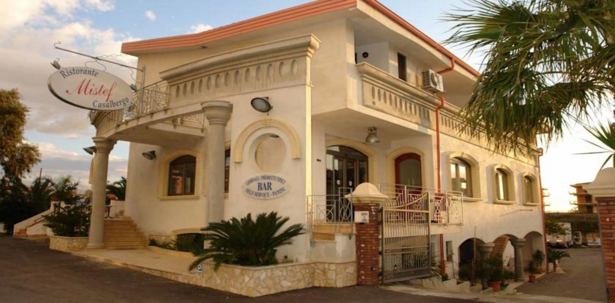 Hotel Mistef Falerna Bagian luar foto