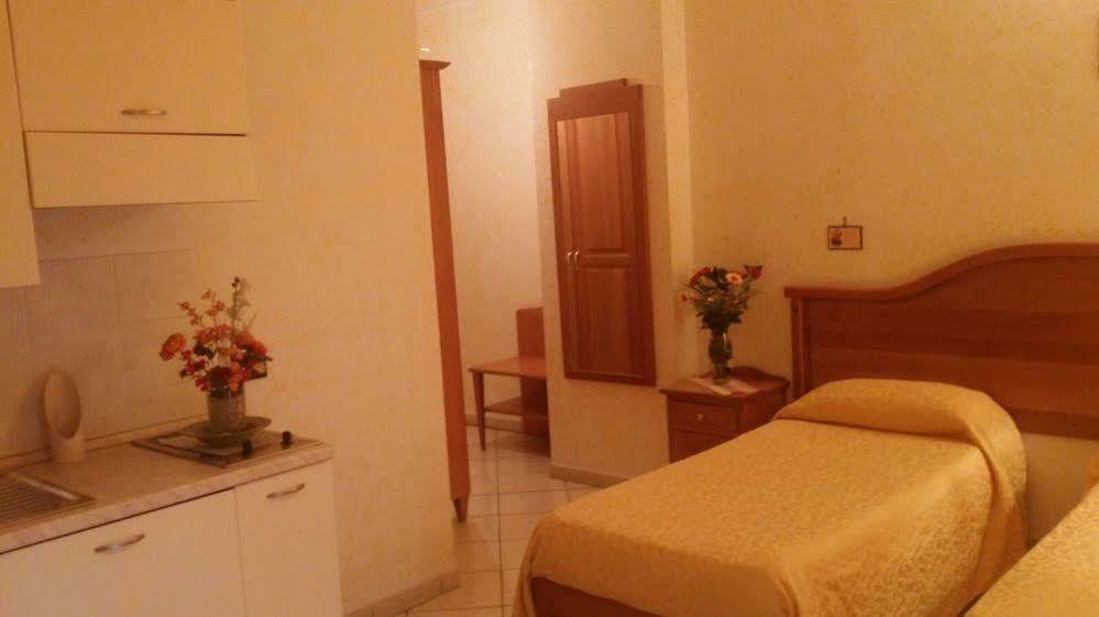 Hotel Mistef Falerna Bagian luar foto