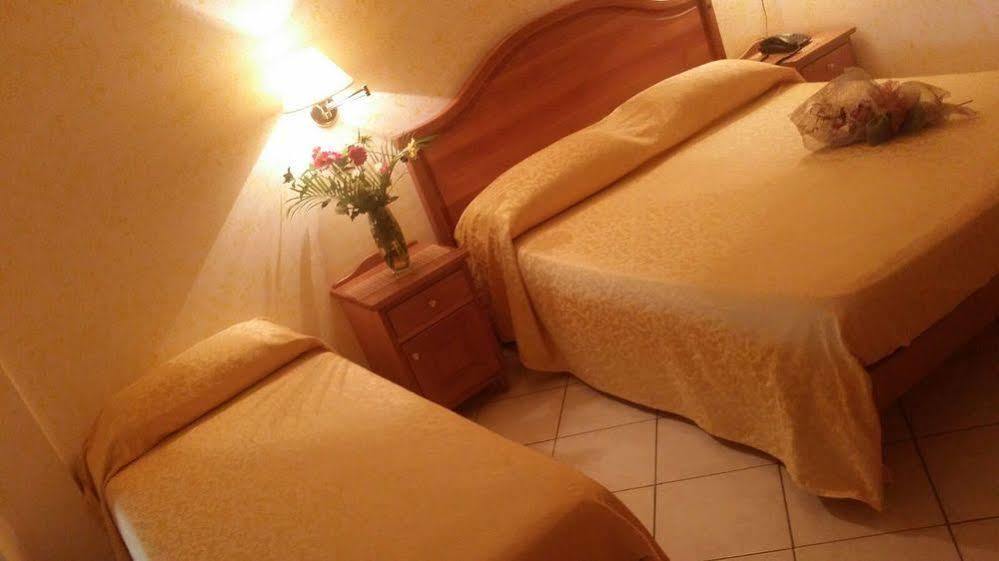 Hotel Mistef Falerna Bagian luar foto